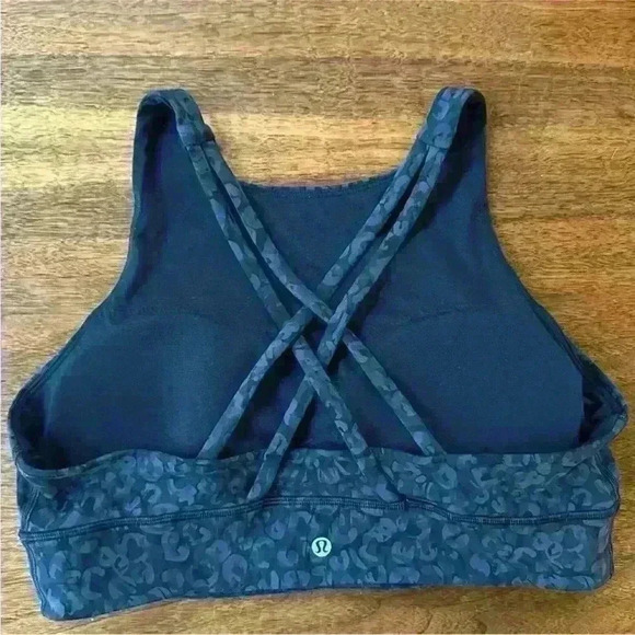 Lululemon "Energy Hi-Neck Longline Touch" Bra
Intertwined Camo Print Size 12 EUC - Picture 5 of 8